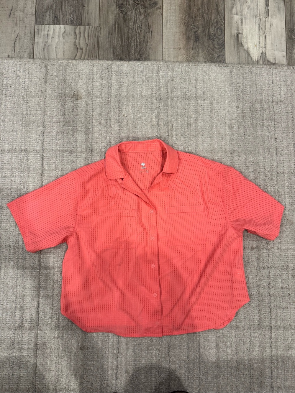 Rabbit high country boxy crop Coral Short-Sleeve Button-Down Shirt - Women